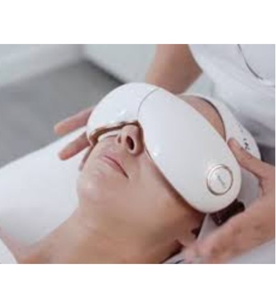 Tratamiento facial de contorno de ojos en Centro de Estética Araitz Ibarra